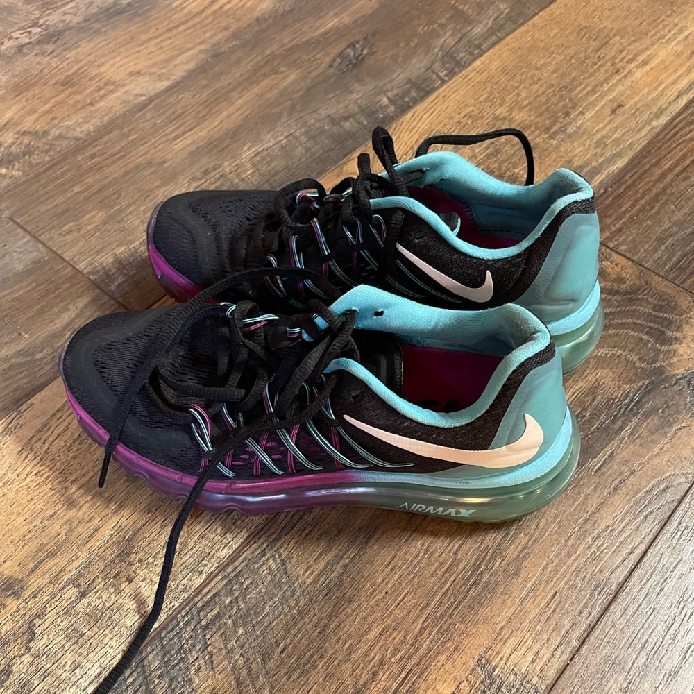 Size 7 Nike AirMax Womens Shoes